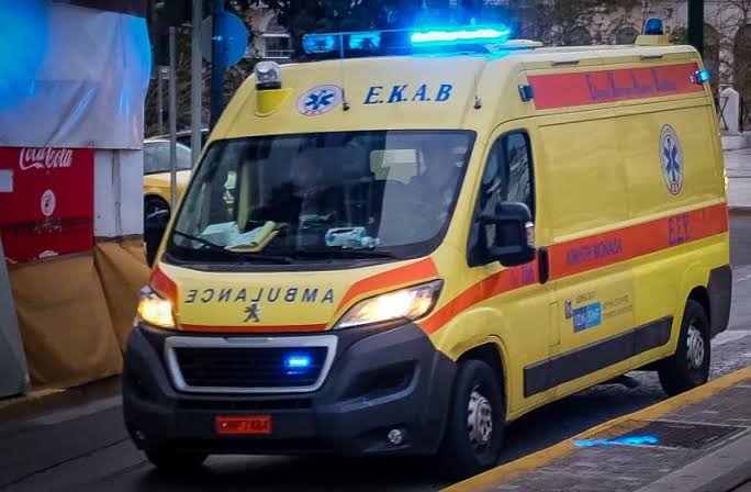 Έκτακτο τώρα: Σφοδρό τροχαίο με σχολικό – Έχουμε δύο νεκρούς