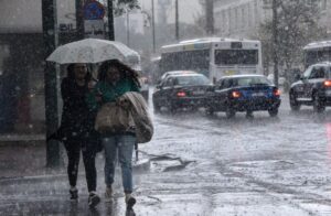 «Καμπανάκι» από Ζιακόπουλο για τον καιρό: Έρχεται νέα ψυχρή εισβολή με βροχές και χιόνια