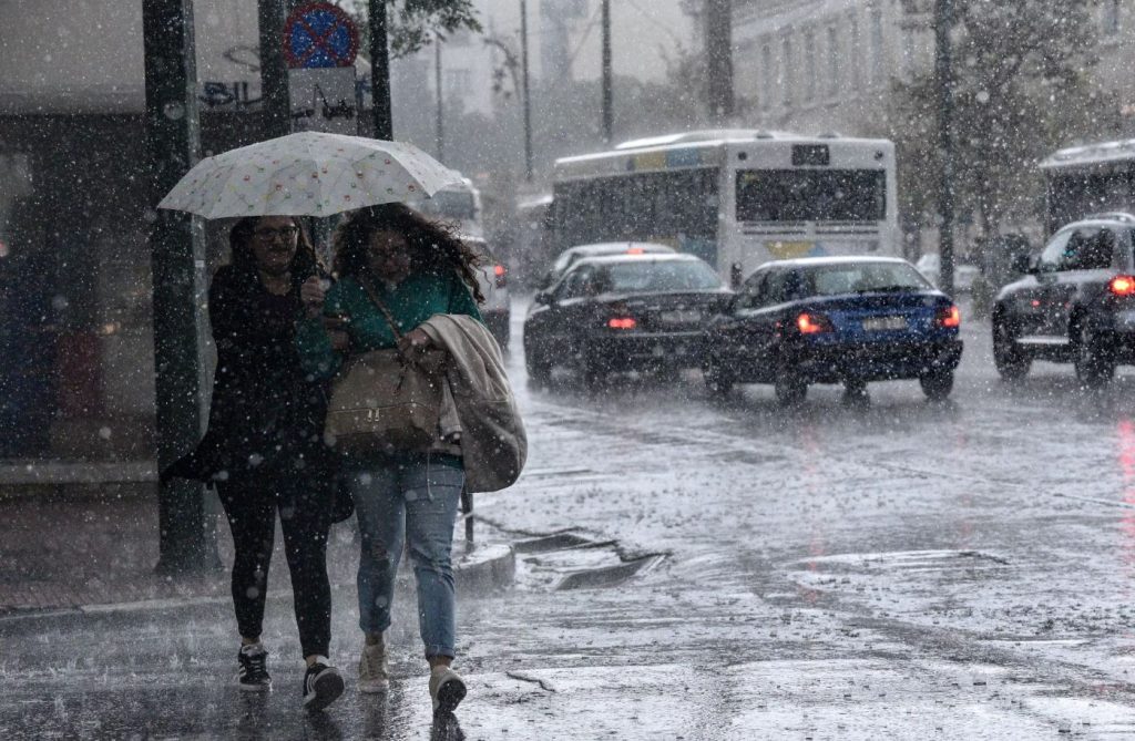 «Καμπανάκι» από Ζιακόπουλο για τον καιρό: Έρχεται νέα ψυχρή εισβολή με βροχές και χιόνια