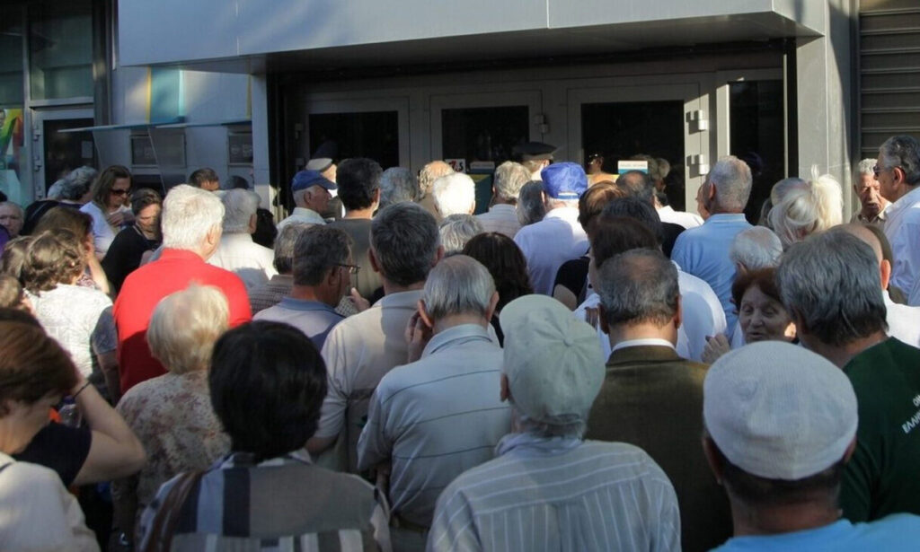 Χαμόγελα στους συνταξιούχους: Πόση αύξηση θα πάρουν το 2027 – Πότε μπαίνει το επίδομα των 400
