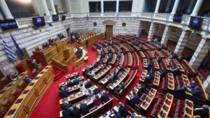 ΤΕΛΟΣ πασίγνωστος βουλευτής στην Ελλάδα – Αποχώρησε ΜΟΛΙΣ από τη Βουλή…